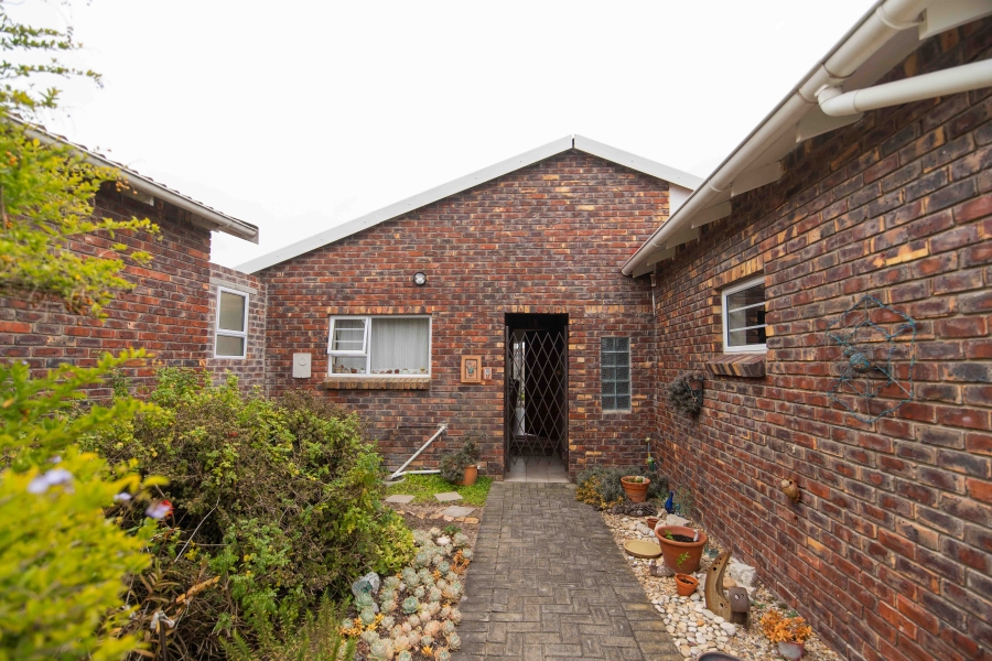 3 Bedroom Property for Sale in Parsonsvlei Eastern Cape